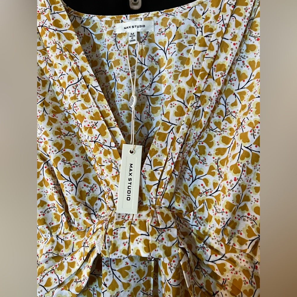 NWT Max Studio MUST HAVE! Fitted to accentuate curves, and very flattering. - Picture 8 of 9